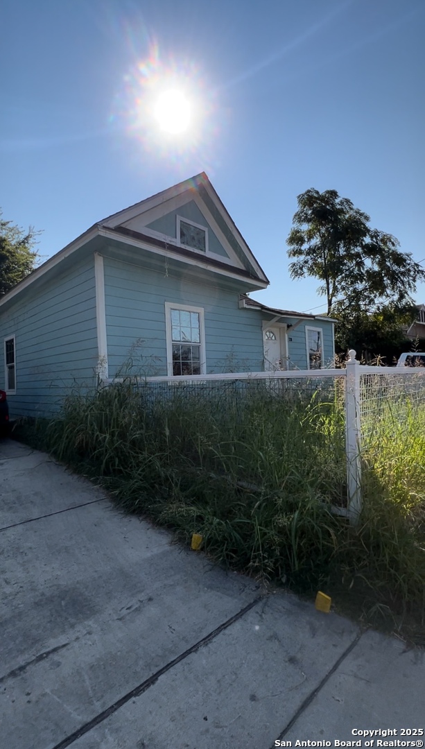 728 S Hackberry Street San Antonio TX 78203