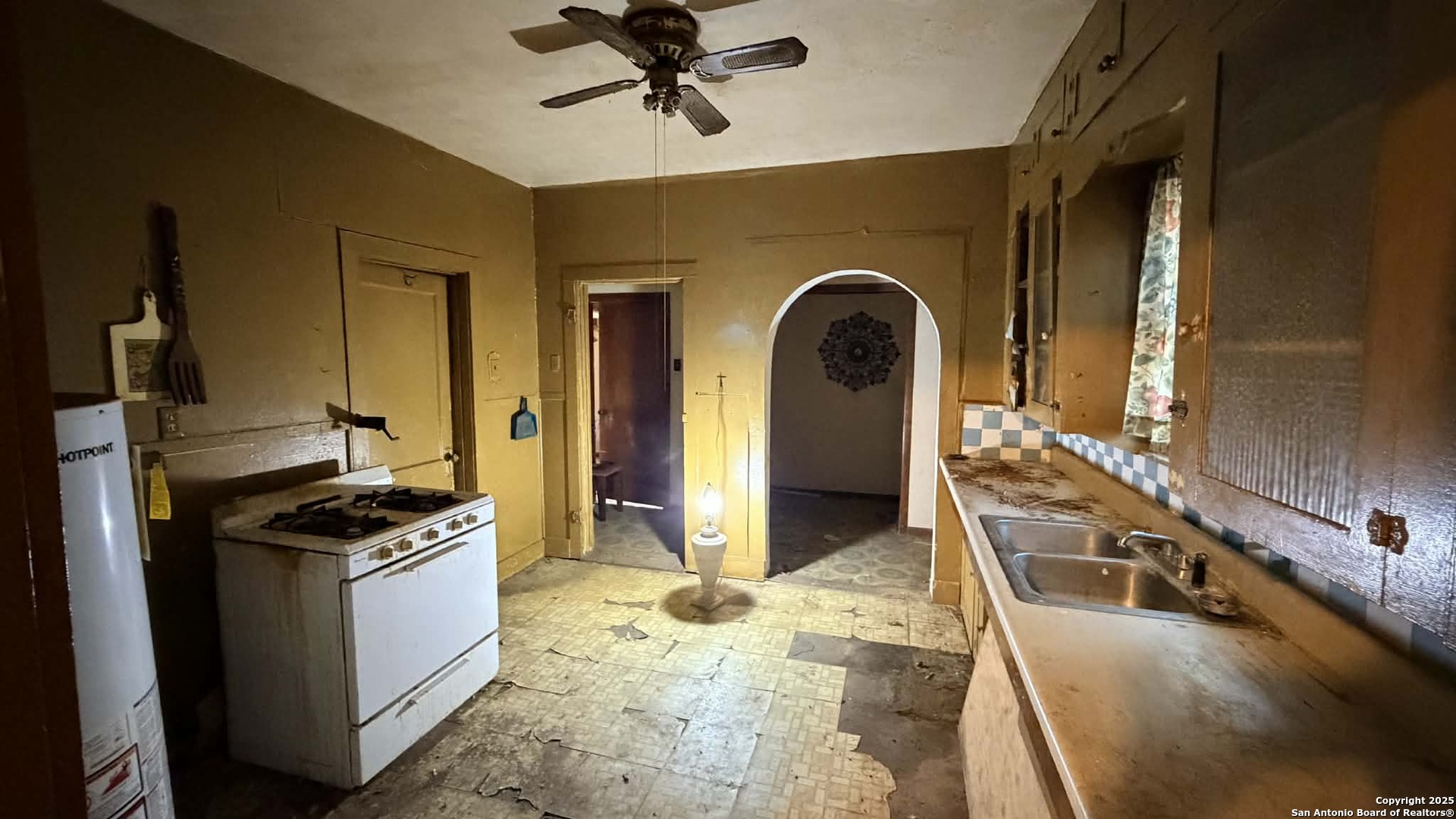906 Canton San Antonio TX 78202