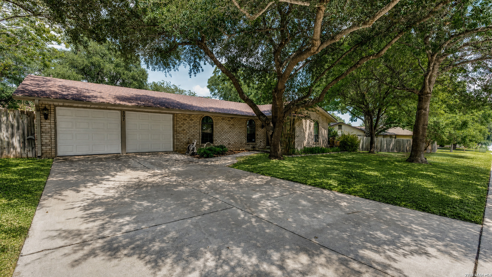 507 Amistad Universal City TX 78148
