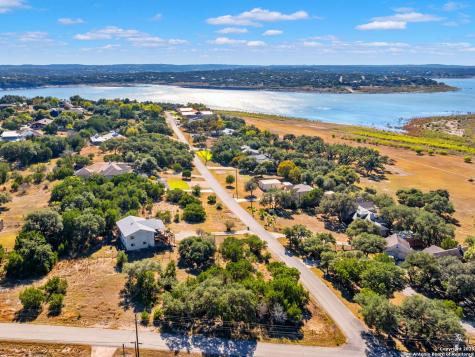 826 Lake Island Canyon Lake TX 78133