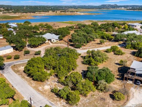826 Lake Island Canyon Lake TX 78133
