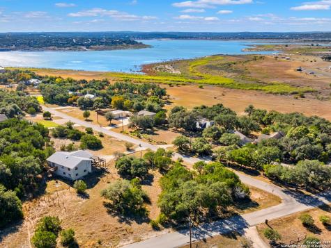 826 Lake Island Canyon Lake TX 78133