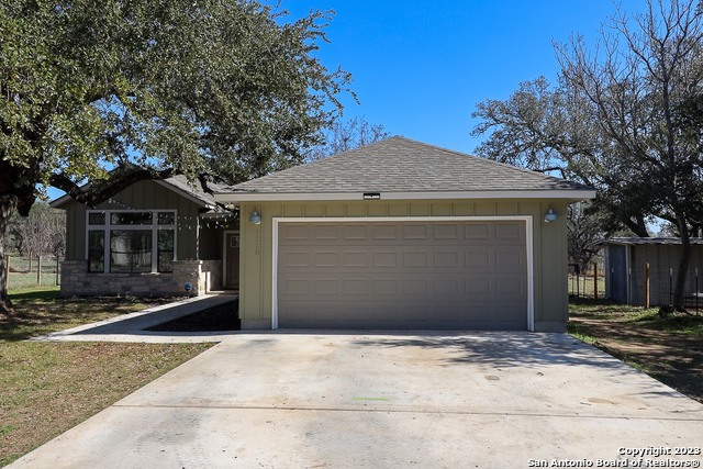 1210 Libold Drive Devine TX 78016