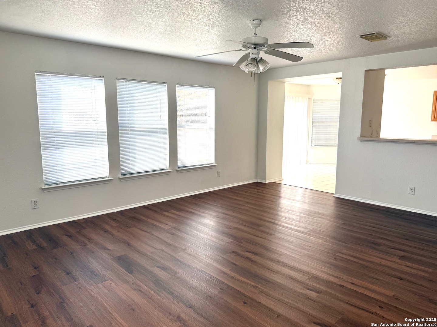 11 Viking Oak San Antonio TX 78247