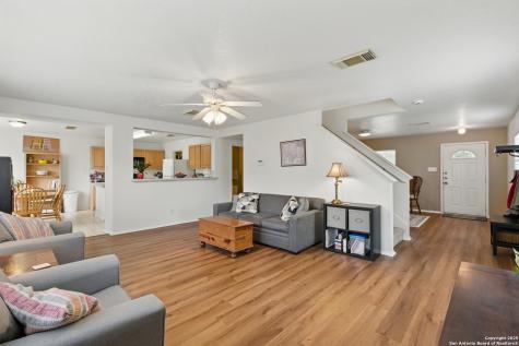 11 Viking Oak San Antonio TX 78247