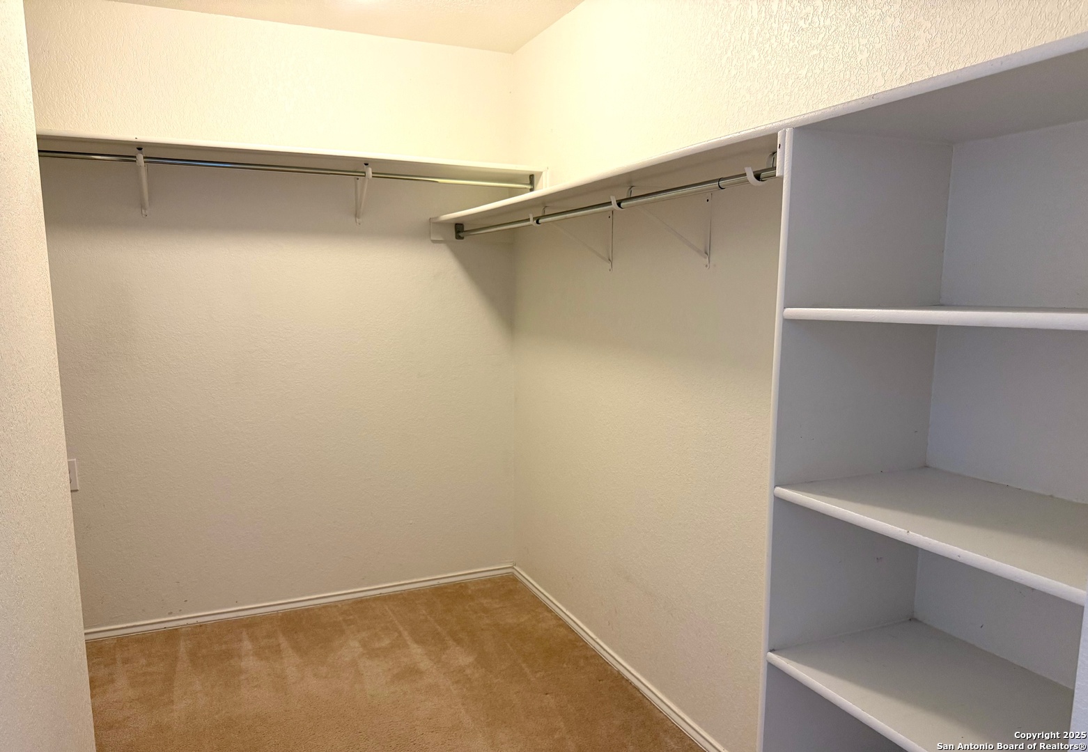 11 Viking Oak San Antonio TX 78247