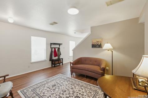 11 Viking Oak San Antonio TX 78247