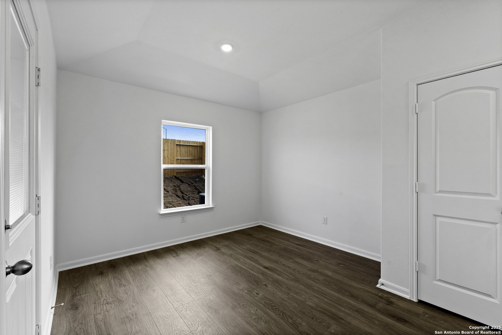 16162 Farmer Lytle TX 78052