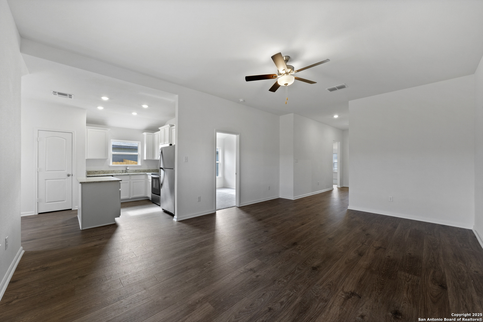 16162 Farmer Lytle TX 78052