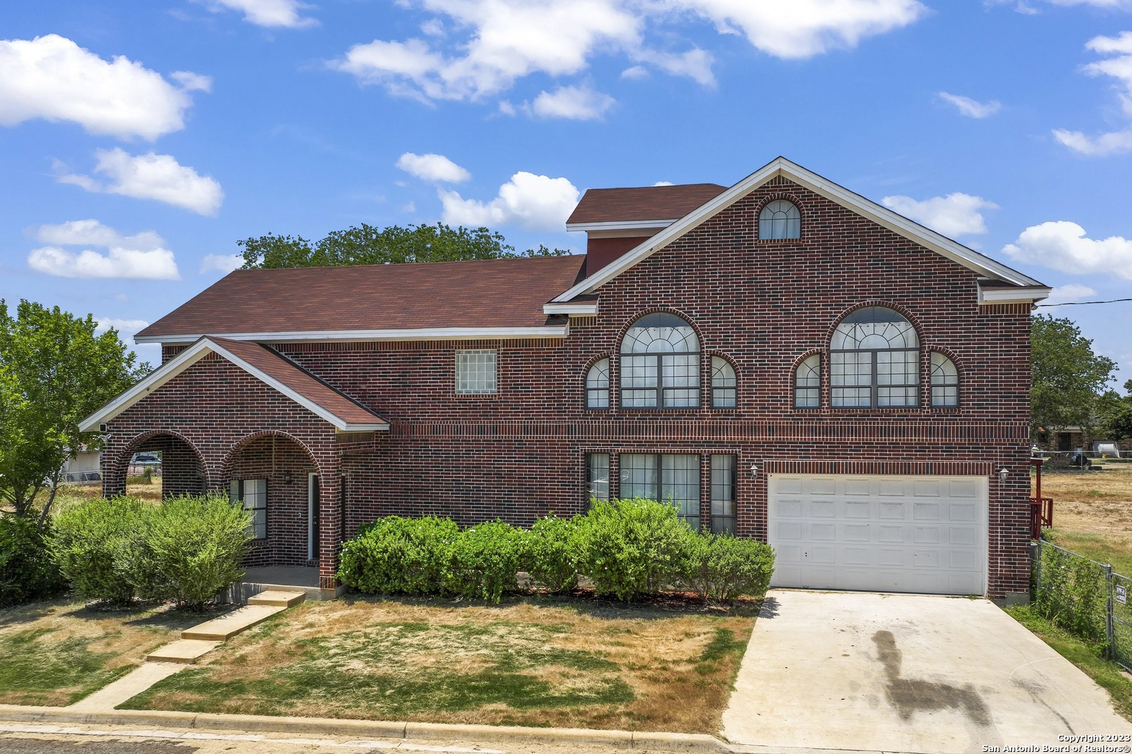 1050 Avenue J Poteet TX 78065