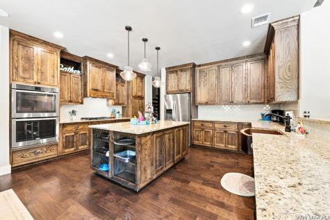 6454 N Us Highway 83 Leakey TX 78873