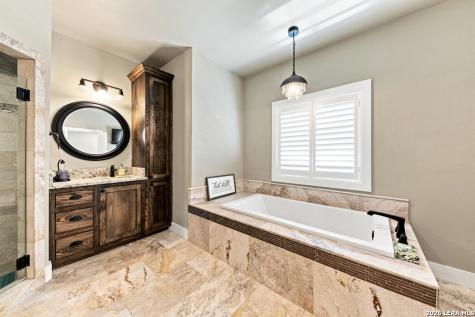 6454 N Us Highway 83 Leakey TX 78873
