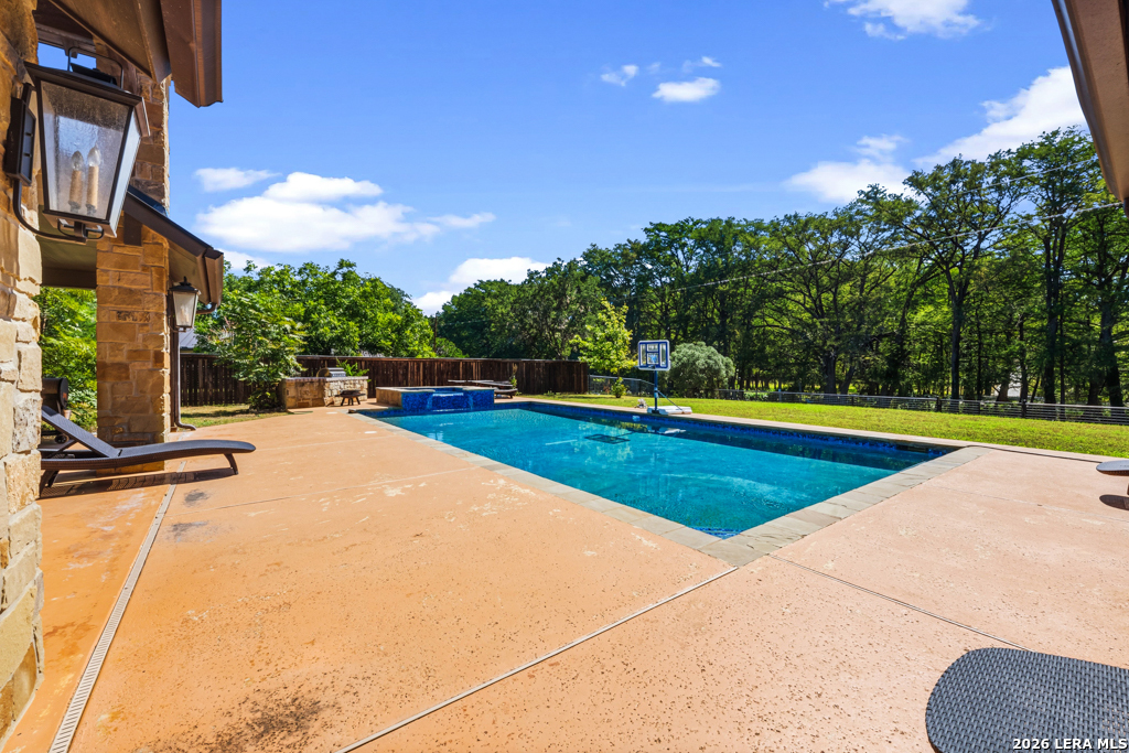 6454 N Us Highway 83 Leakey TX 78873