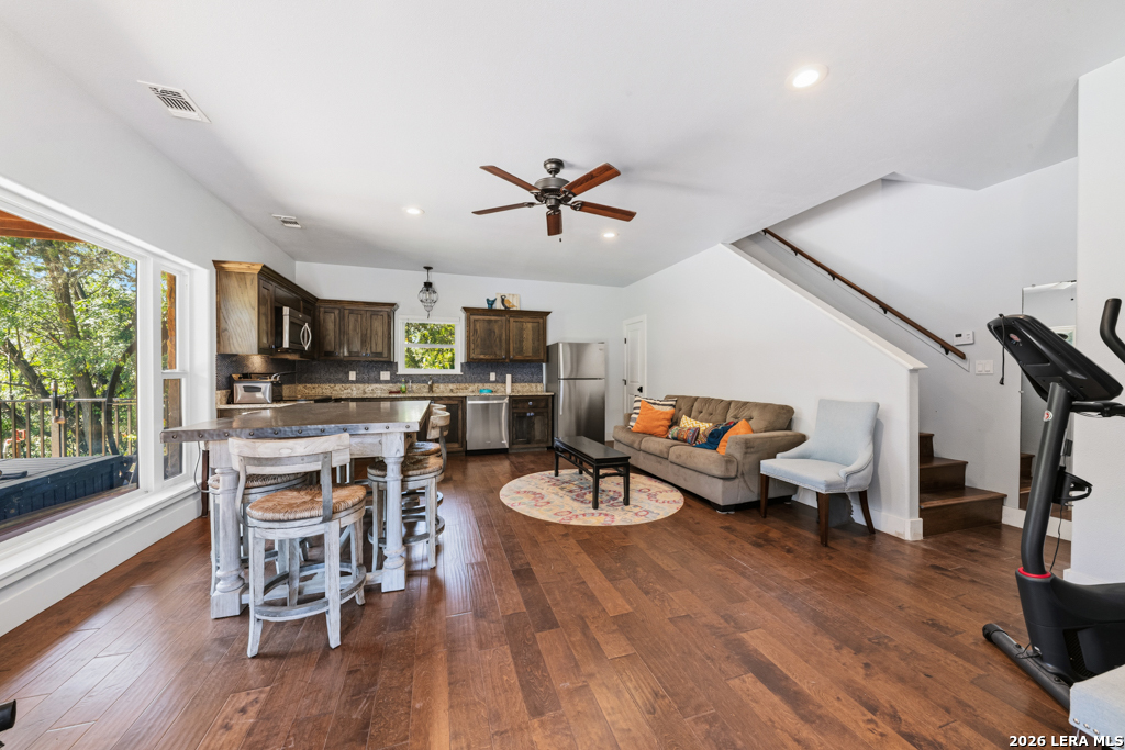 6454 N Us Highway 83 Leakey TX 78873