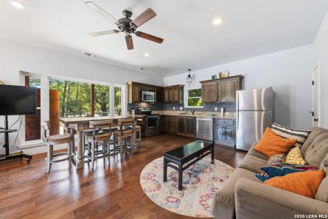 6454 N Us Highway 83 Leakey TX 78873