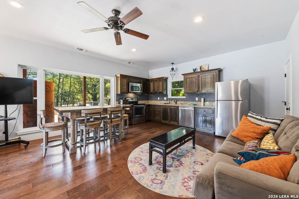 6454 N Us Highway 83 Leakey TX 78873
