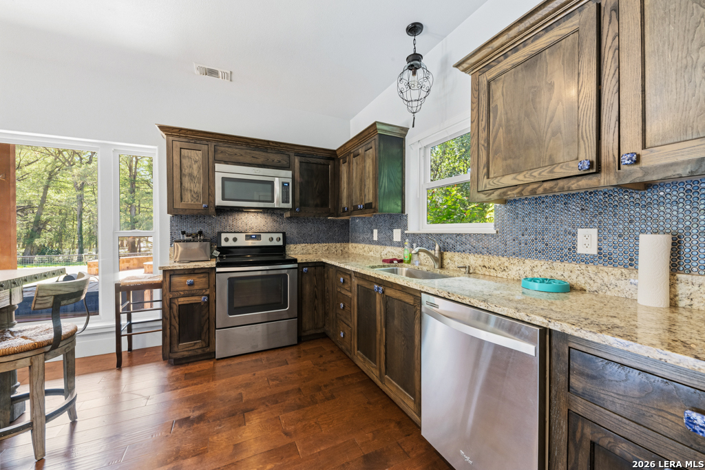 6454 N Us Highway 83 Leakey TX 78873