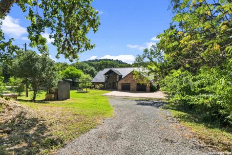 6454 N Us Highway 83 Leakey TX 78873