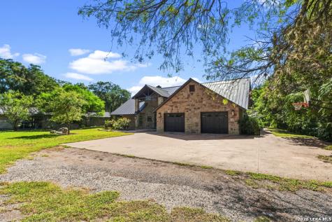 6454 N Us Highway 83 Leakey TX 78873