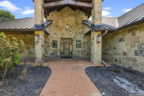 6454 N Us Highway 83 Leakey TX 78873