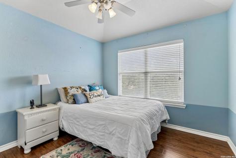 1115 Pinnacle Falls San Antonio TX 78260