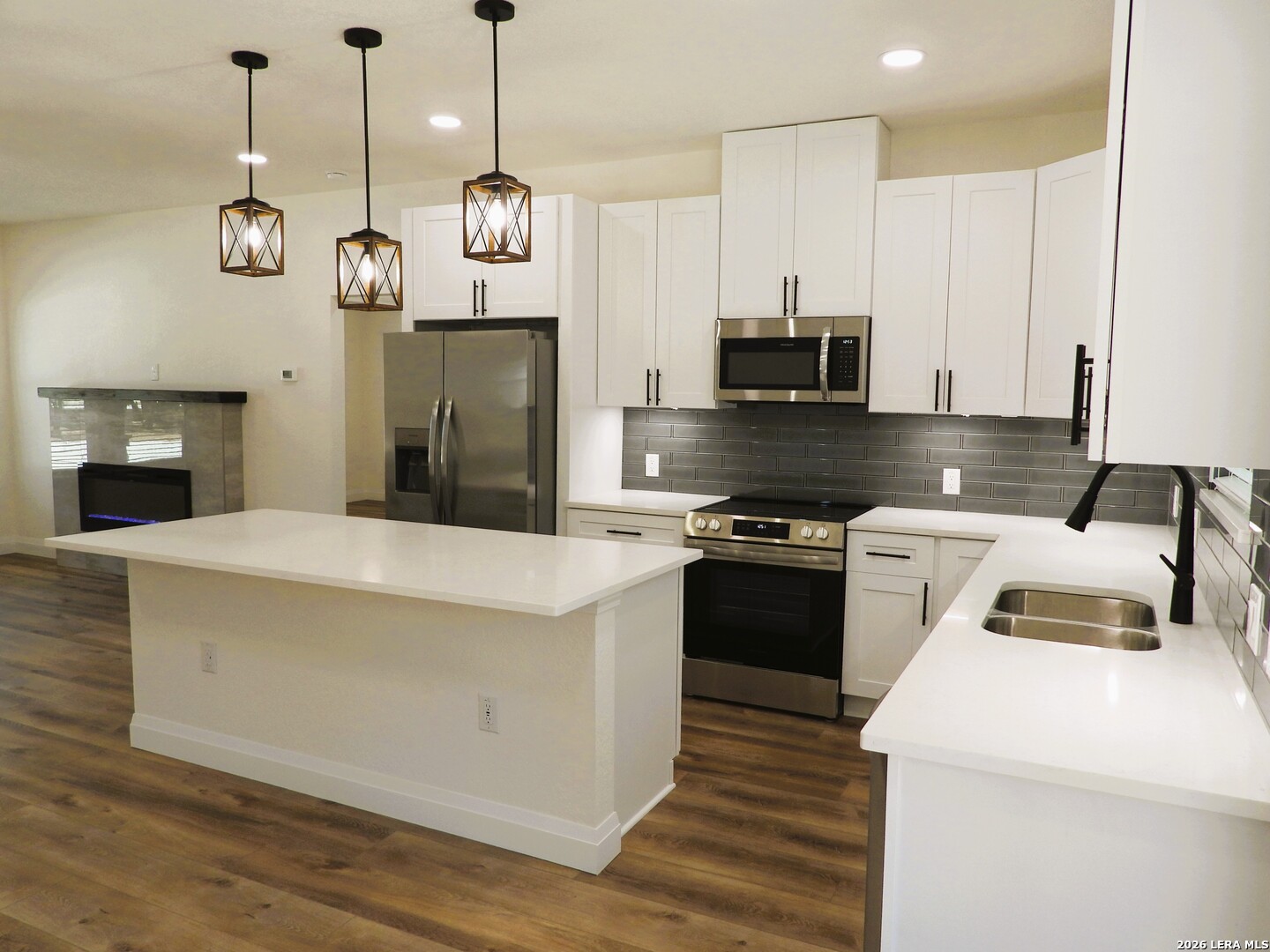 1059 Lakeside Drive Lakehills TX 78063