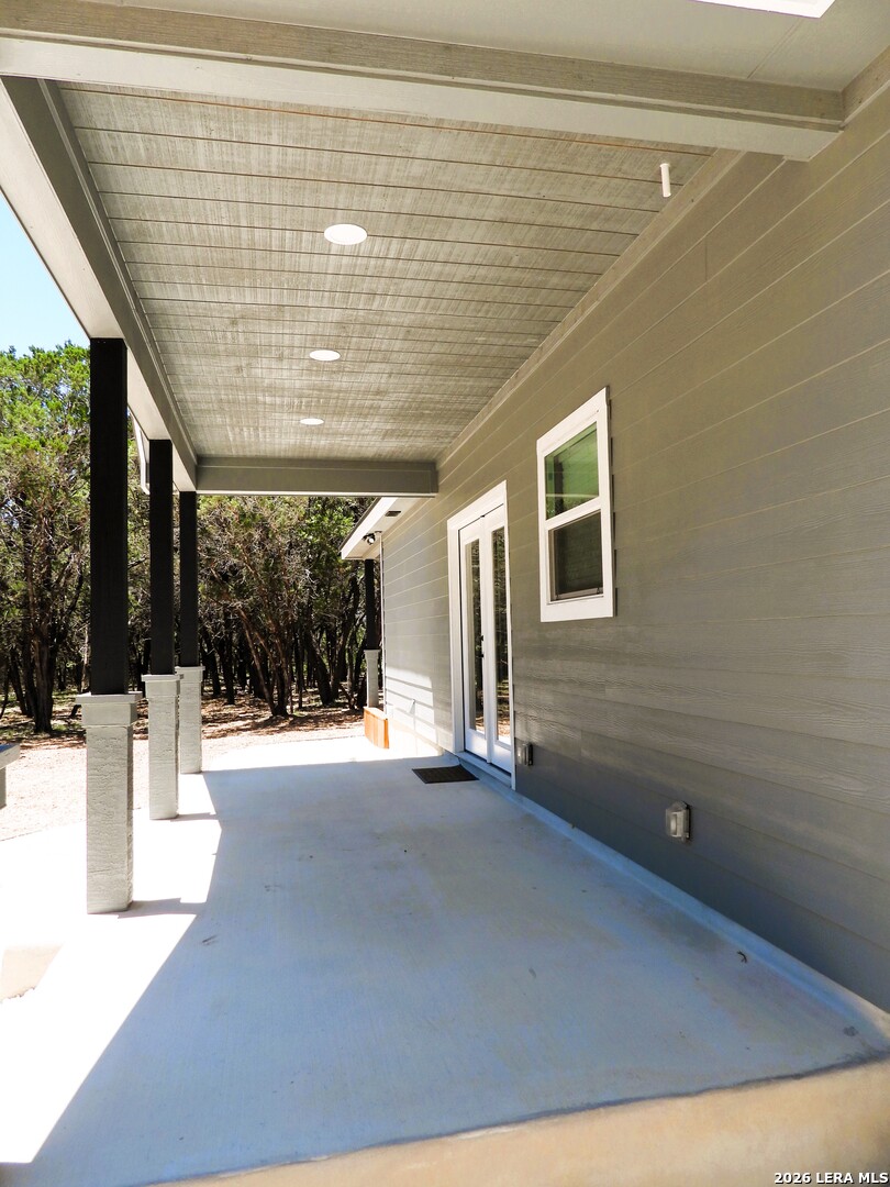 1059 Lakeside Drive Lakehills TX 78063