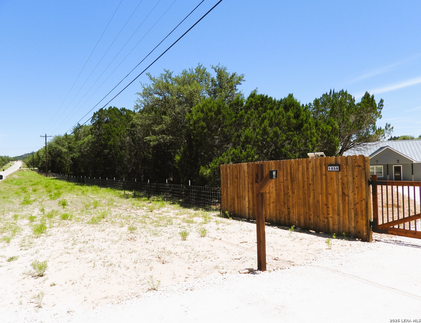 1059 Lakeside Drive Lakehills TX 78063