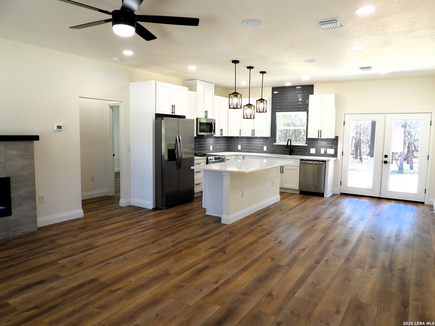 1059 Lakeside Drive Lakehills TX 78063