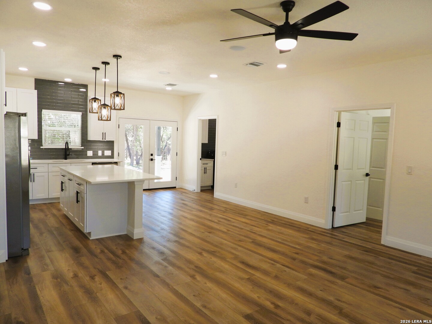 1059 Lakeside Drive Lakehills TX 78063
