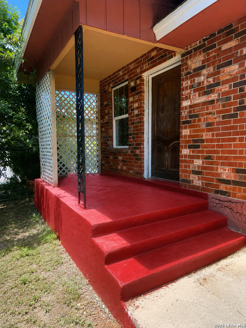 1206 S 2nd Street Floresville TX 78114
