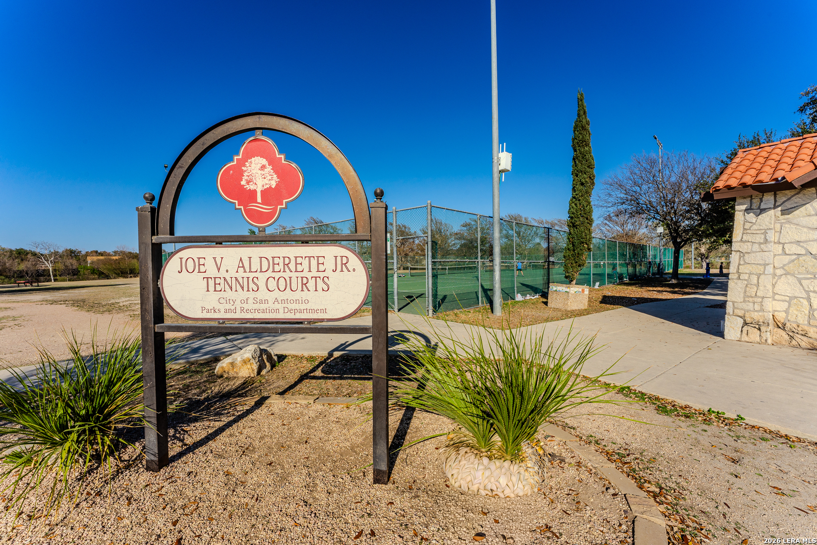 1819 W Woodlawn Avenue San Antonio TX 78201