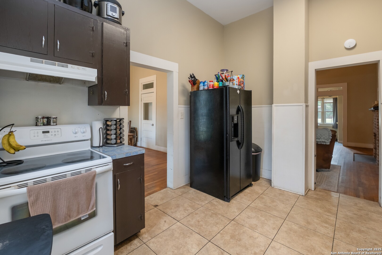 301 Jefferson Drive Devine TX 78016