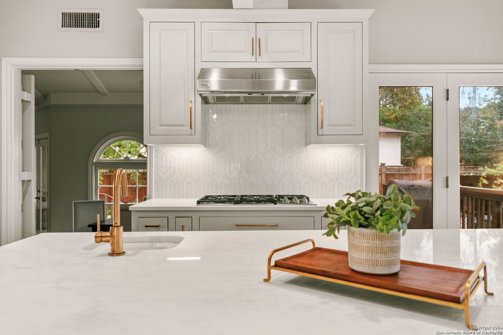 208 Canterbury Hill Terrell Hills TX 78209