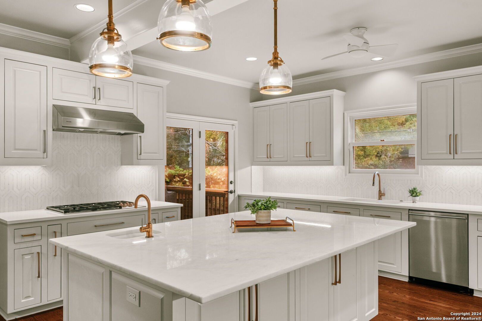 208 Canterbury Hill Terrell Hills TX 78209