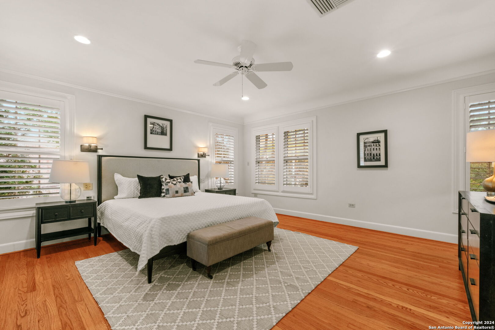 208 Canterbury Hill Terrell Hills TX 78209