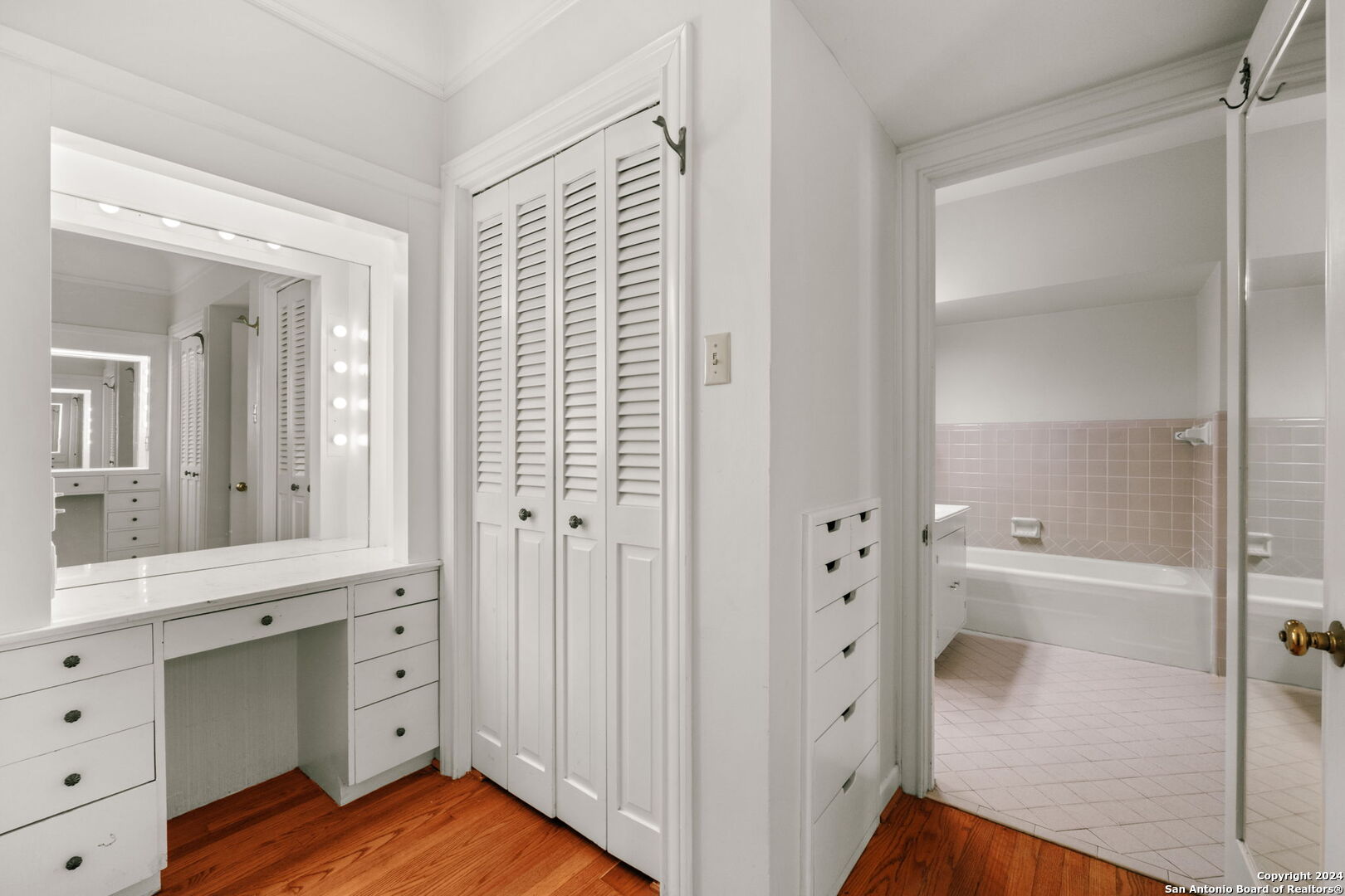 208 Canterbury Hill Terrell Hills TX 78209