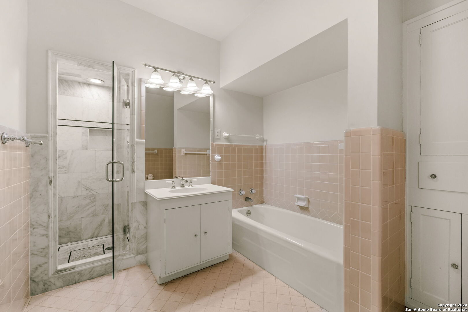 208 Canterbury Hill Terrell Hills TX 78209