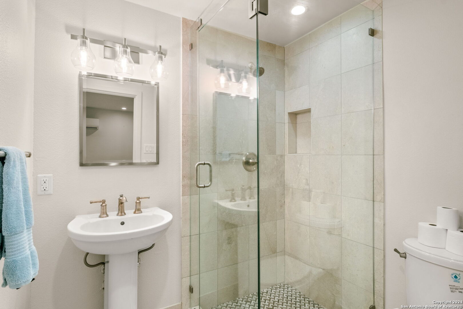 208 Canterbury Hill Terrell Hills TX 78209