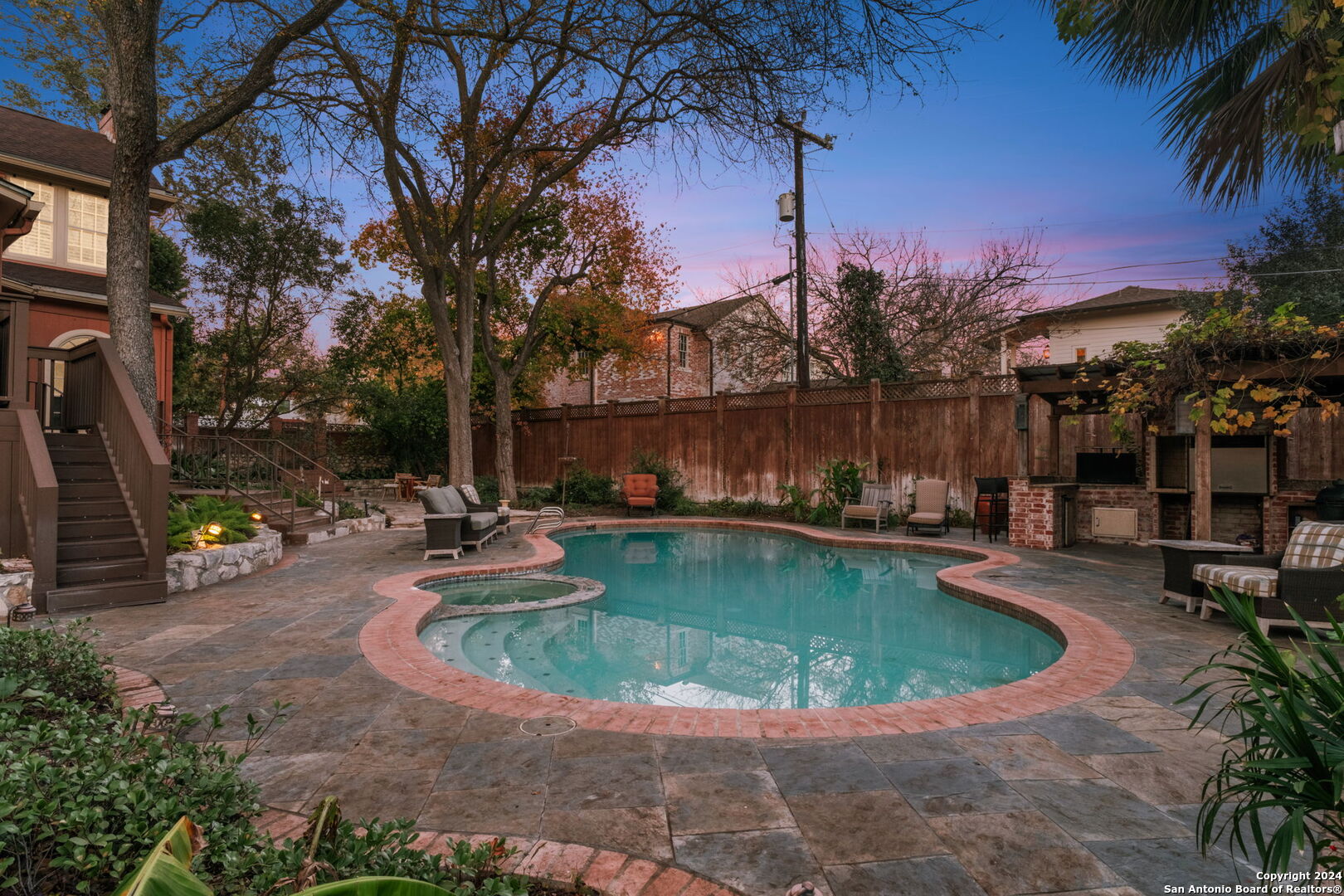 208 Canterbury Hill Terrell Hills TX 78209