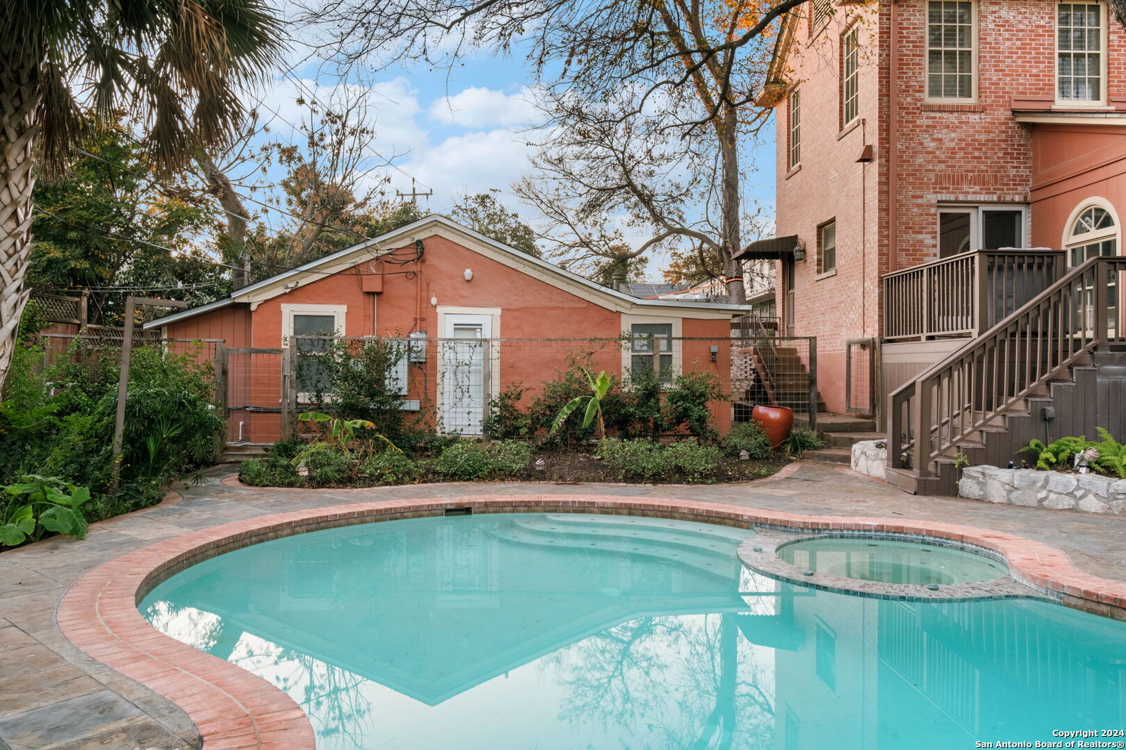 208 Canterbury Hill Terrell Hills TX 78209