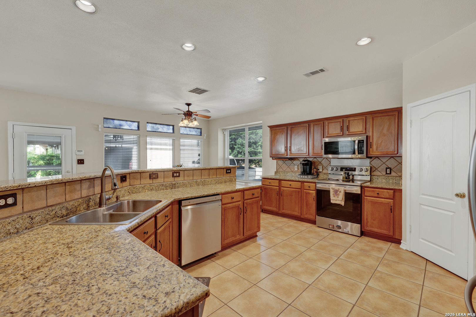 1611 Springhouse San Antonio TX 78251