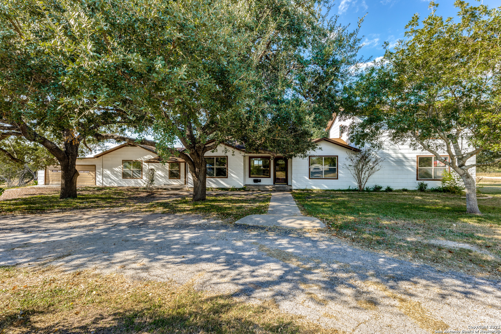 1592 W State Highway 72 Kenedy TX 78119