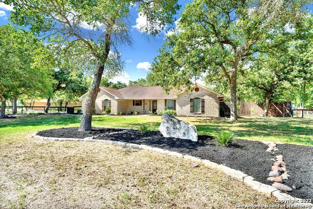 318 Rosewood Drive La Vernia TX 78121