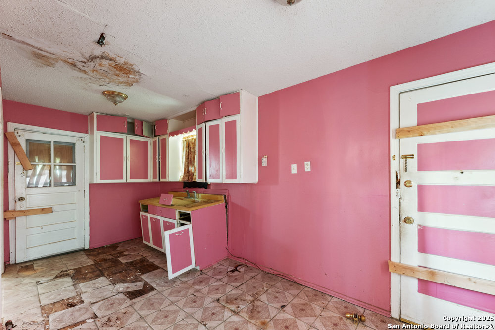 1932 E Highland Boulevard San Antonio TX 78210