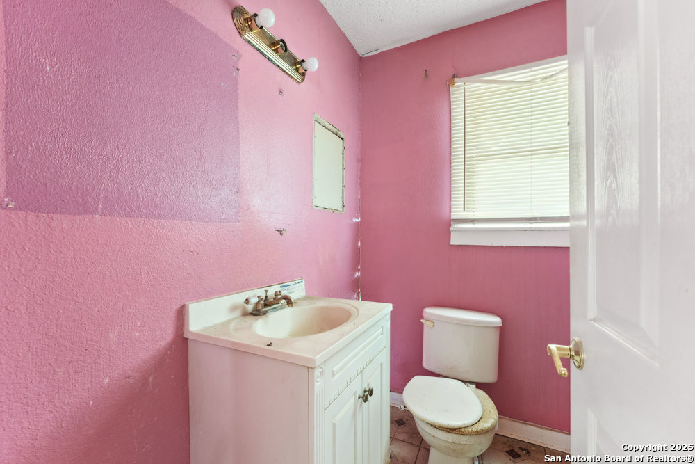 1932 E Highland Boulevard San Antonio TX 78210