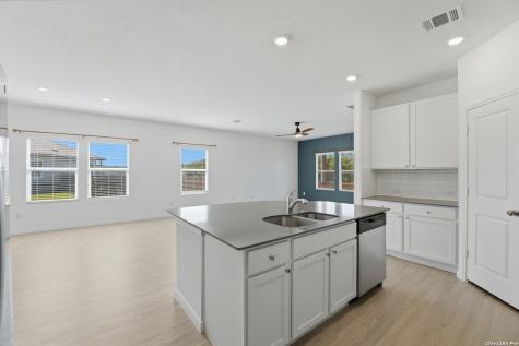 200 Alta Vista Terrace Seguin TX 78155