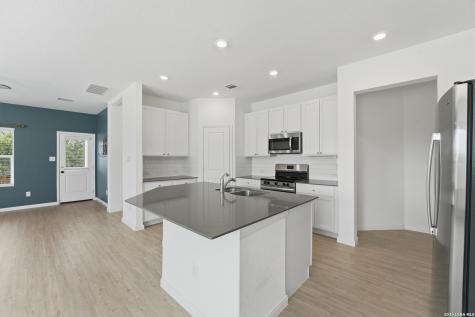 200 Alta Vista Terrace Seguin TX 78155