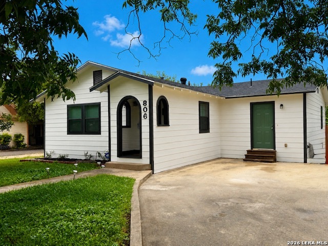 806 N Getty Street Uvalde TX 78801