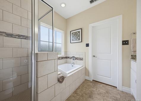 6006 Yucca Trail Beeville TX 78102